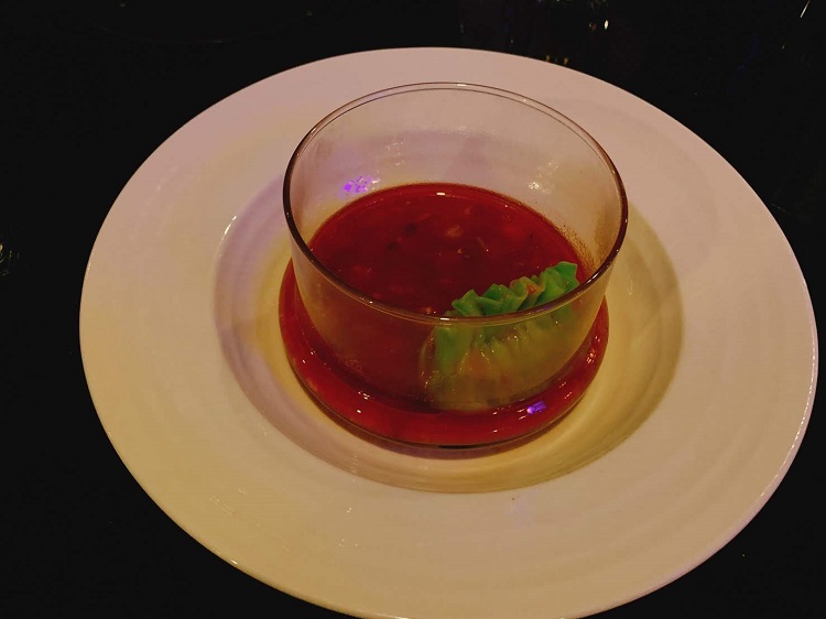 ジョイ バイ ドーゾー　Clear Tomato soup with Garbanzo