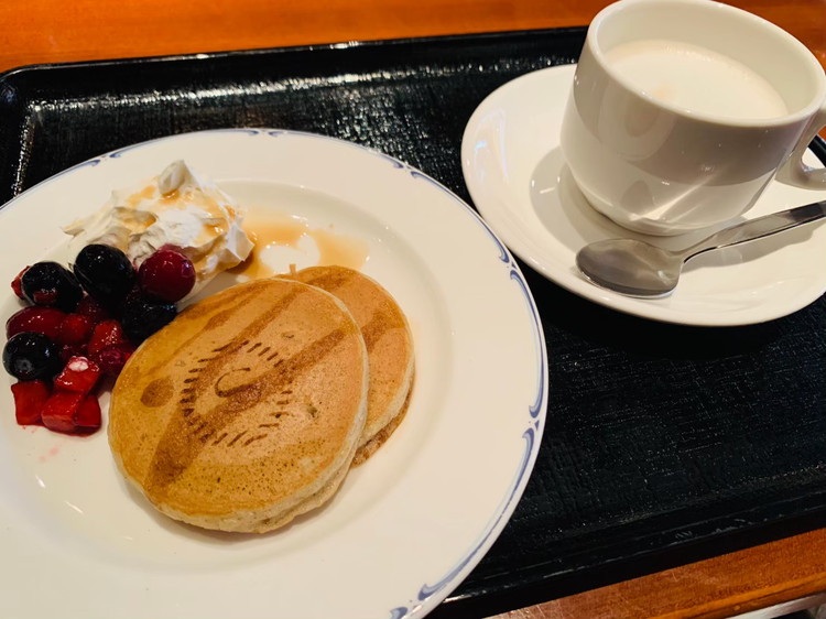 パインテラス　朝食ブッフェ　九州パンケーキ