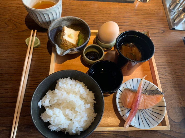 京 翠嵐　朝食　焼き魚とご飯