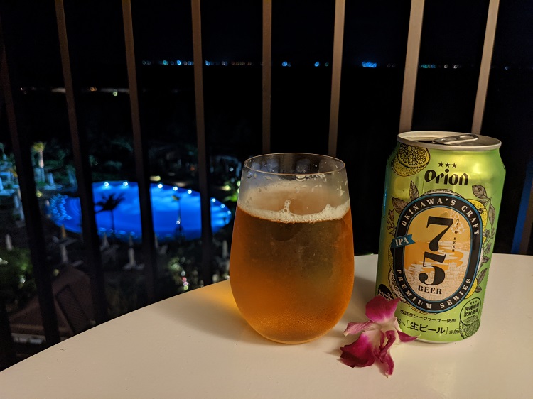 ハレクラニ沖縄　テラスでビール